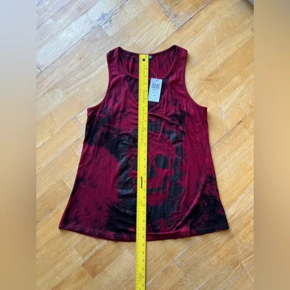 Hot Topic maroon/red and black tie-dyed, Graphic Tank Top sparkly skull - Picture 7 of 10